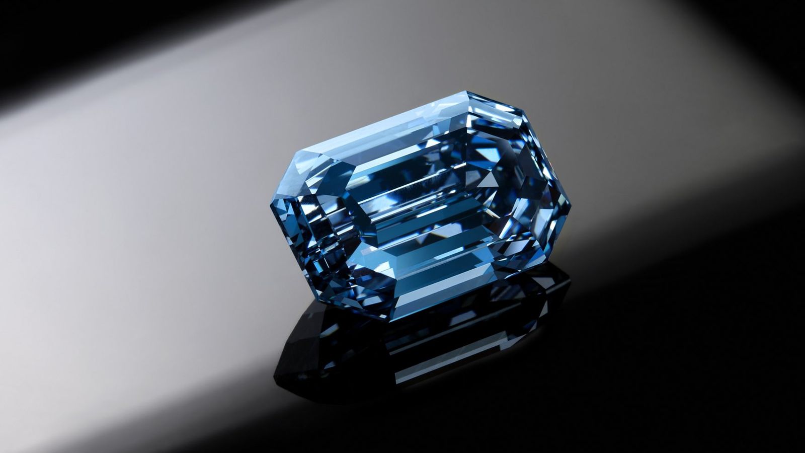 Diamant blau 'Cullinan Blue Diamond' que subhastarà la casa Sotheby's a Hong Kong