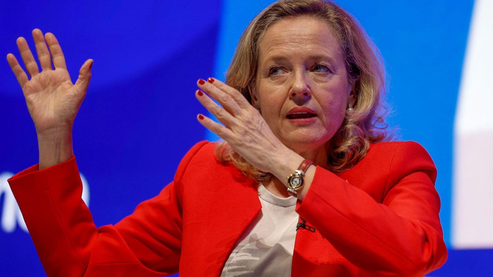 La presidenta del Banc Europeu d'Inversions, Nadia Calviño, durant la seua intervenció en el Foro Econòmic de València