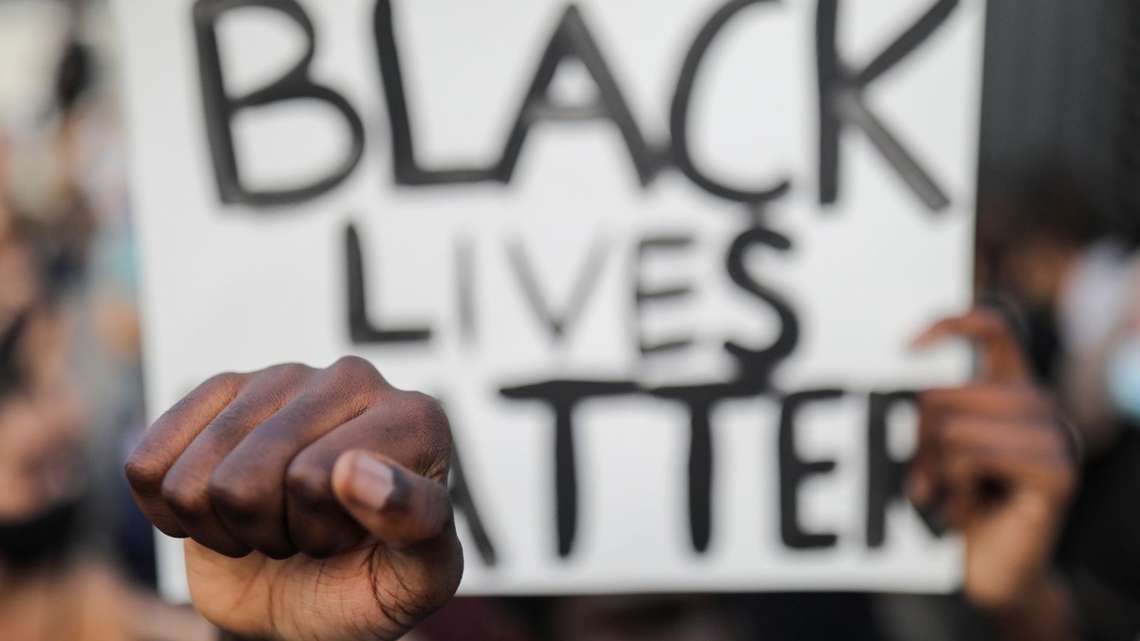 Cartell de protesta en una manifestació a Barcelona