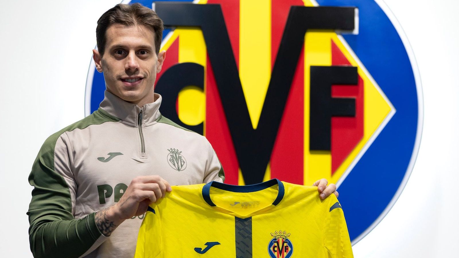 Alfon González, amb la camiseta del Villarreal