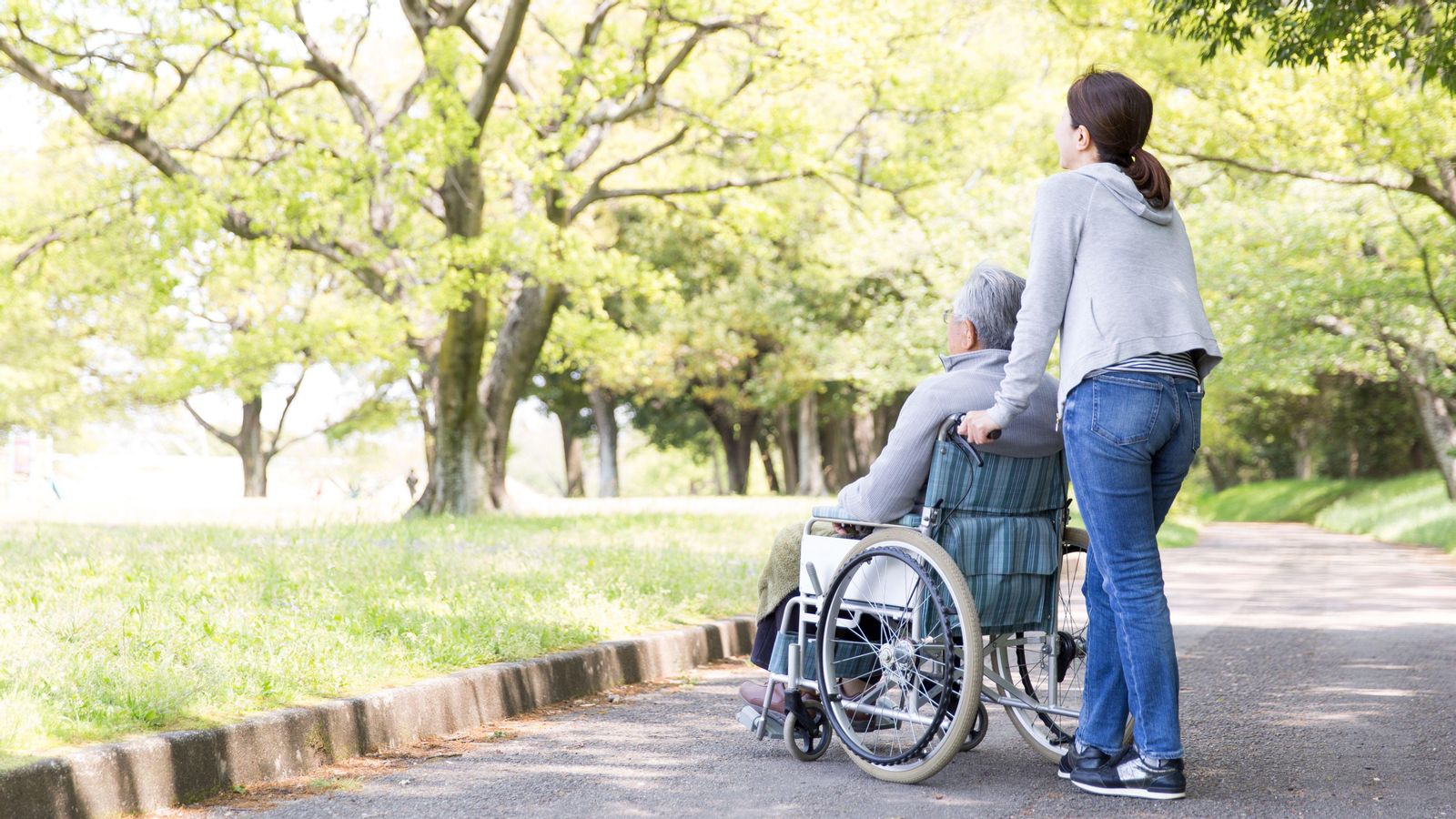 Les ajudes per als col·lectius vulnerables són un dels principals motius de les queixes que tramita el Síndic de Greuges