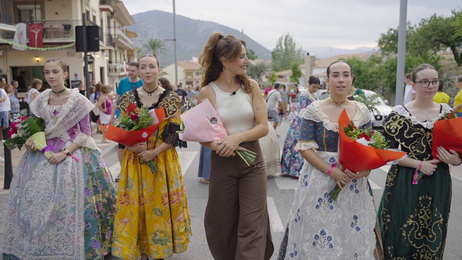 'Terra de festes' participa en l'Ofrena de Flors de Finestrat