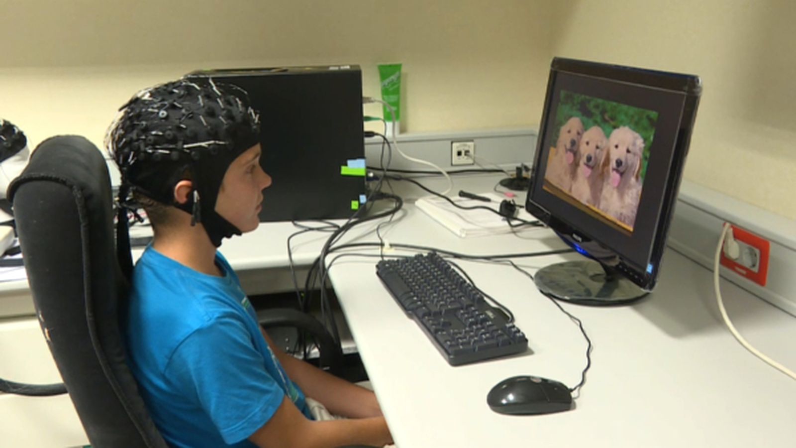 Iván té 12 anys i és un dels participants en l'estudi del Grup de Neuroengenyieria Biomèdica