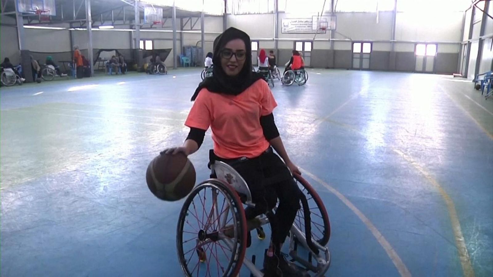 L’odisea de la jugadora de bàsquet afganesa Nilofar Bayat per a eixir del país