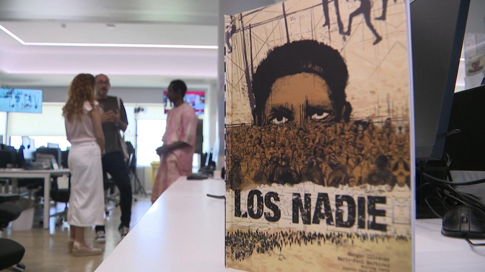 Portada del llibre 'Los Nadie'