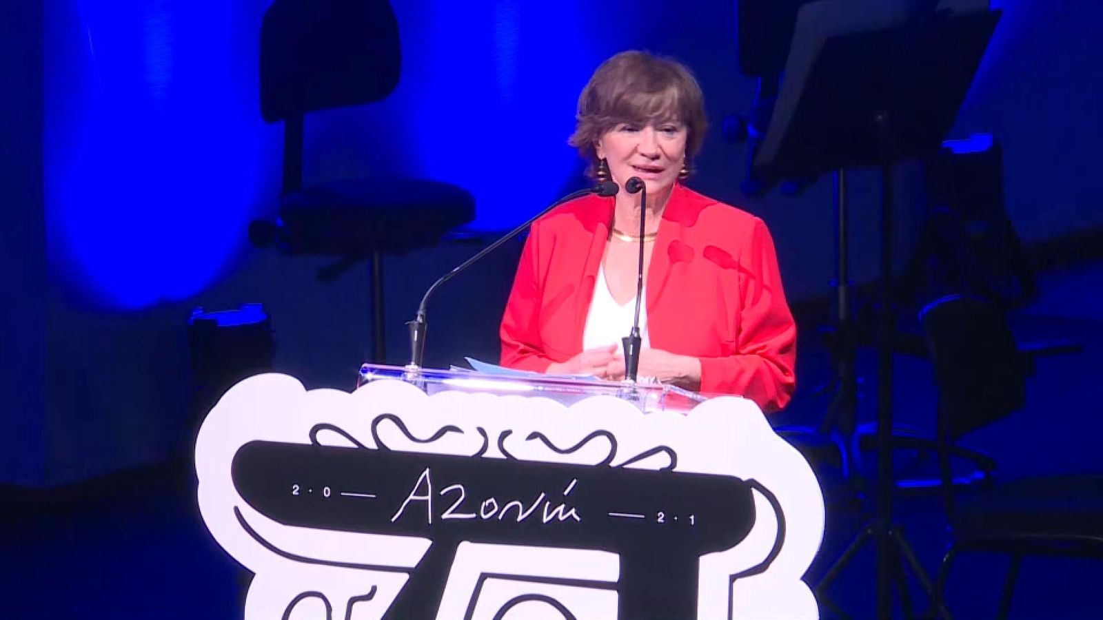 L'escriptora Natibel Preciado, guanyadora de l'anterior edició de l'Azorín de novel·la, en la gala de lliurament de l'any passat