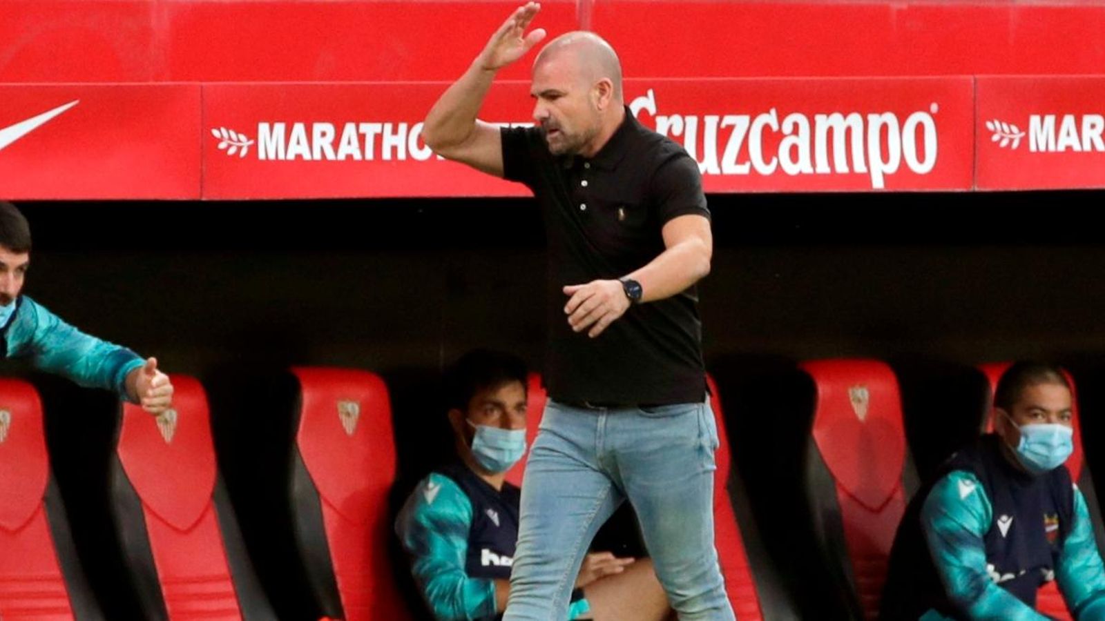 Paco López protesta una de les accions del partit