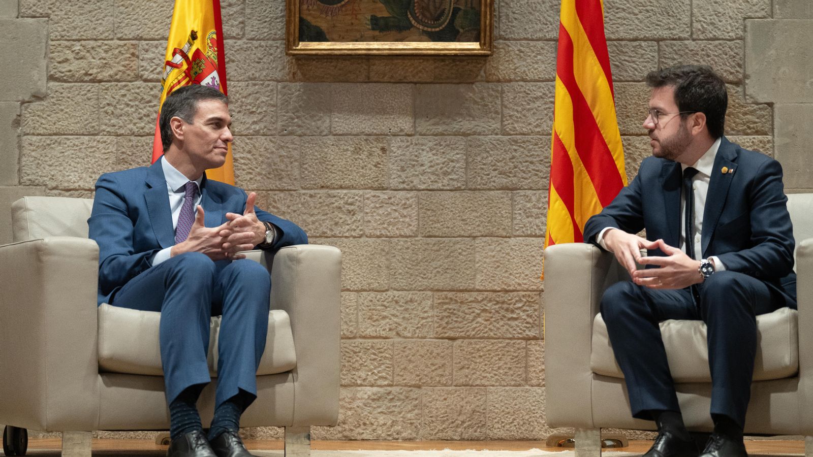 El president del Govern, Pedro Sánchez, i el president de la Generalitat de Catalunya, Pere Aragonès, es reuneixen en el Palau de la Generalitat