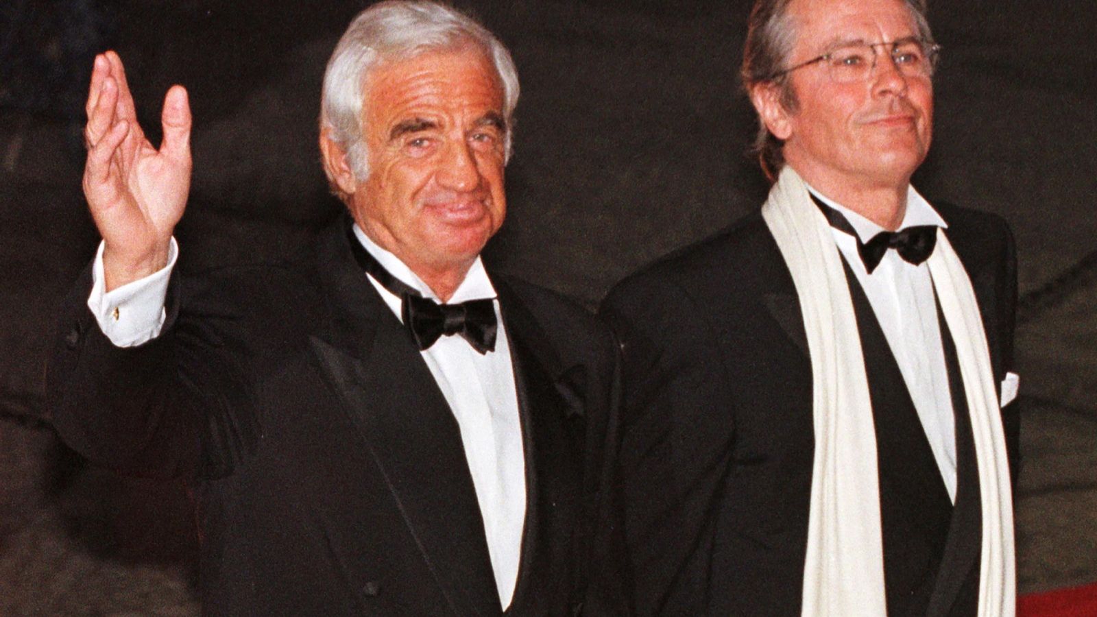 Jean-Paul Belmondo i Alain Delon arribant al teatre de Berlin Schauspielhaus