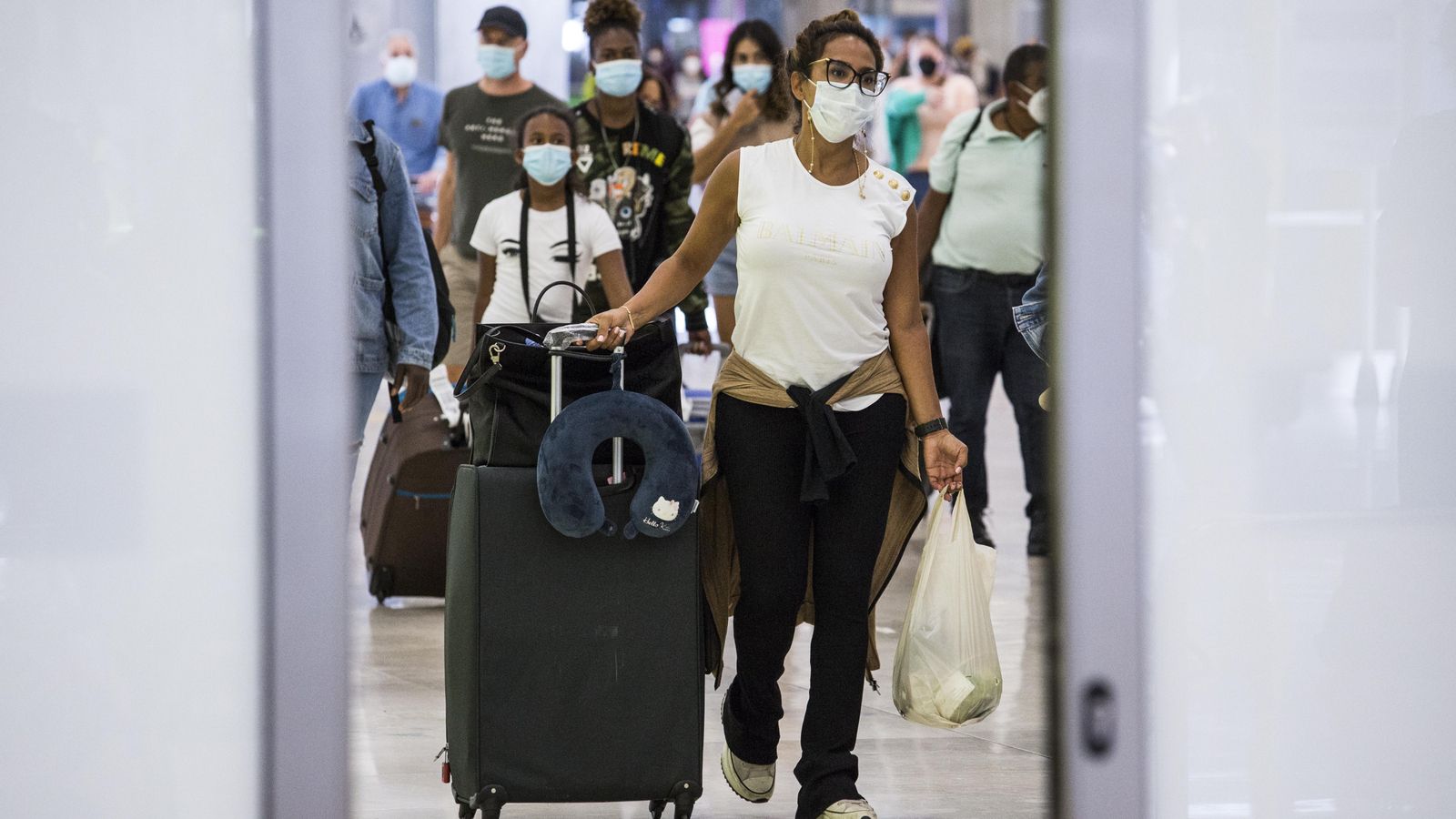 Passatgers a la seua arribada a les instal·lacions de la Terminal T4 de l'Aeroport Adolfo Suárez Madrid-Barajas