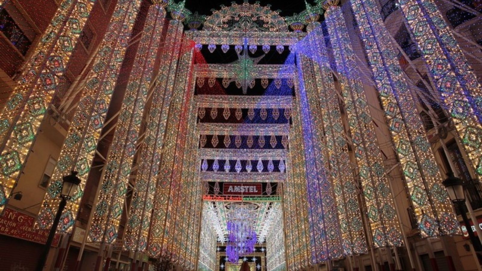 L\'enllumenat de les falles de Russafa, enlaire