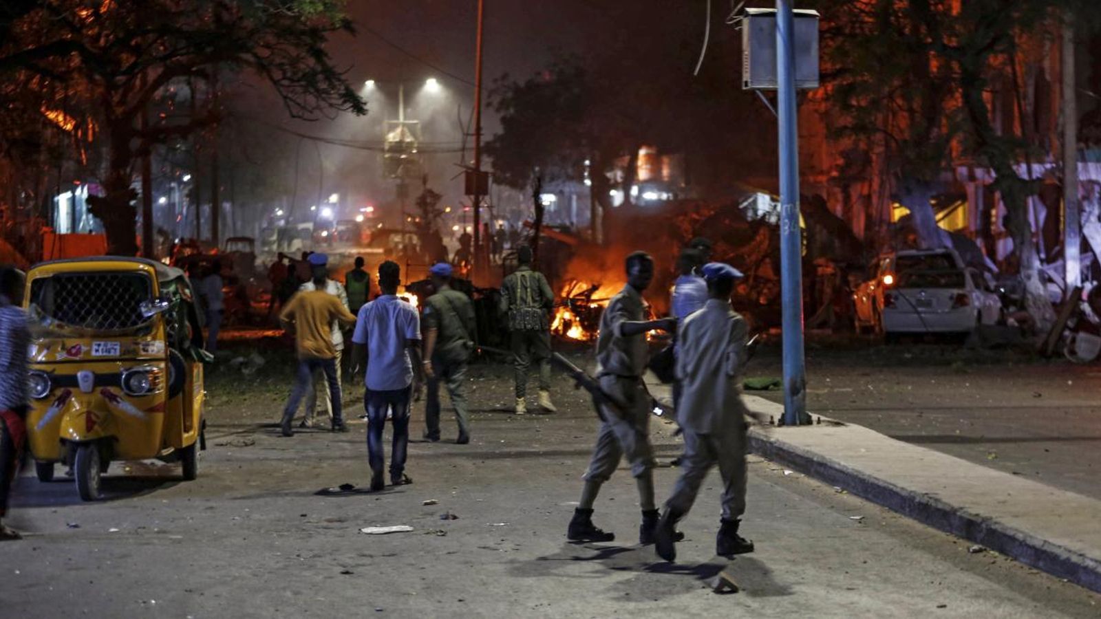 Agents de seguretat, al lloc on va explotar un cotxe bomba