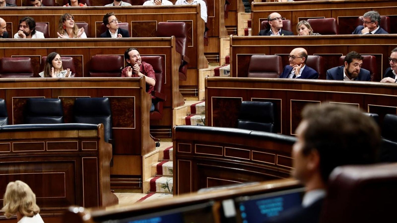 La convalidació del decret llei ha comptat amb 172 vots a favor i les abstencions dels 164 diputats del PP i Ciutadans La convalidació del decret llei ha comptat amb 172 vots a favor i les abstencions dels 164 diputats del PP i Ciutadans