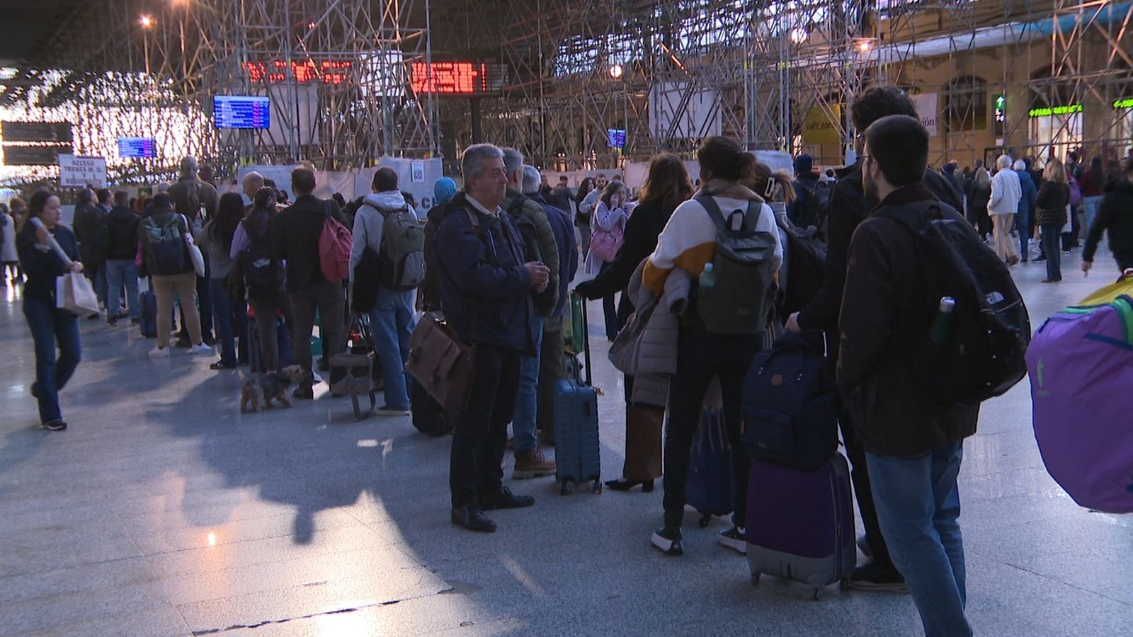 Restablida la circulació de trens entre la Comunitat Valenciana i Catalunya després de cinc hores de suspensió pel vent