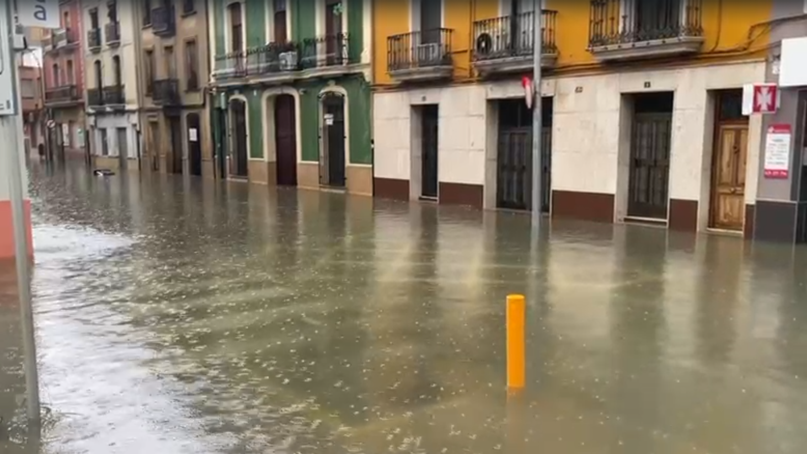 Els carrers de Carcaixent inundats este dissabte en caure-hi 70 litres per metre quadrat en 30 minuts