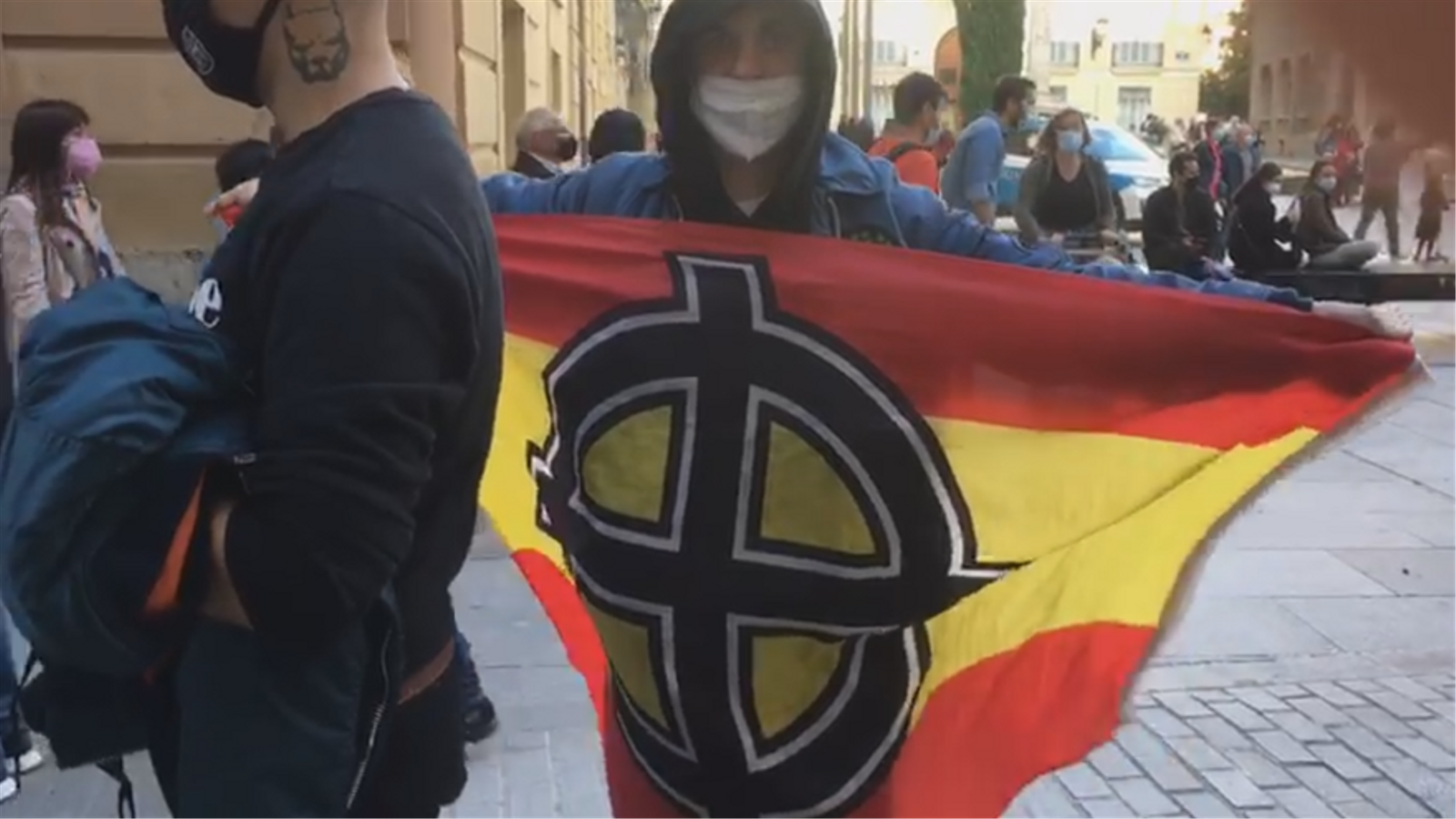 Manifestants del partit d'extrema dreta España 2000, a la ciutat de València