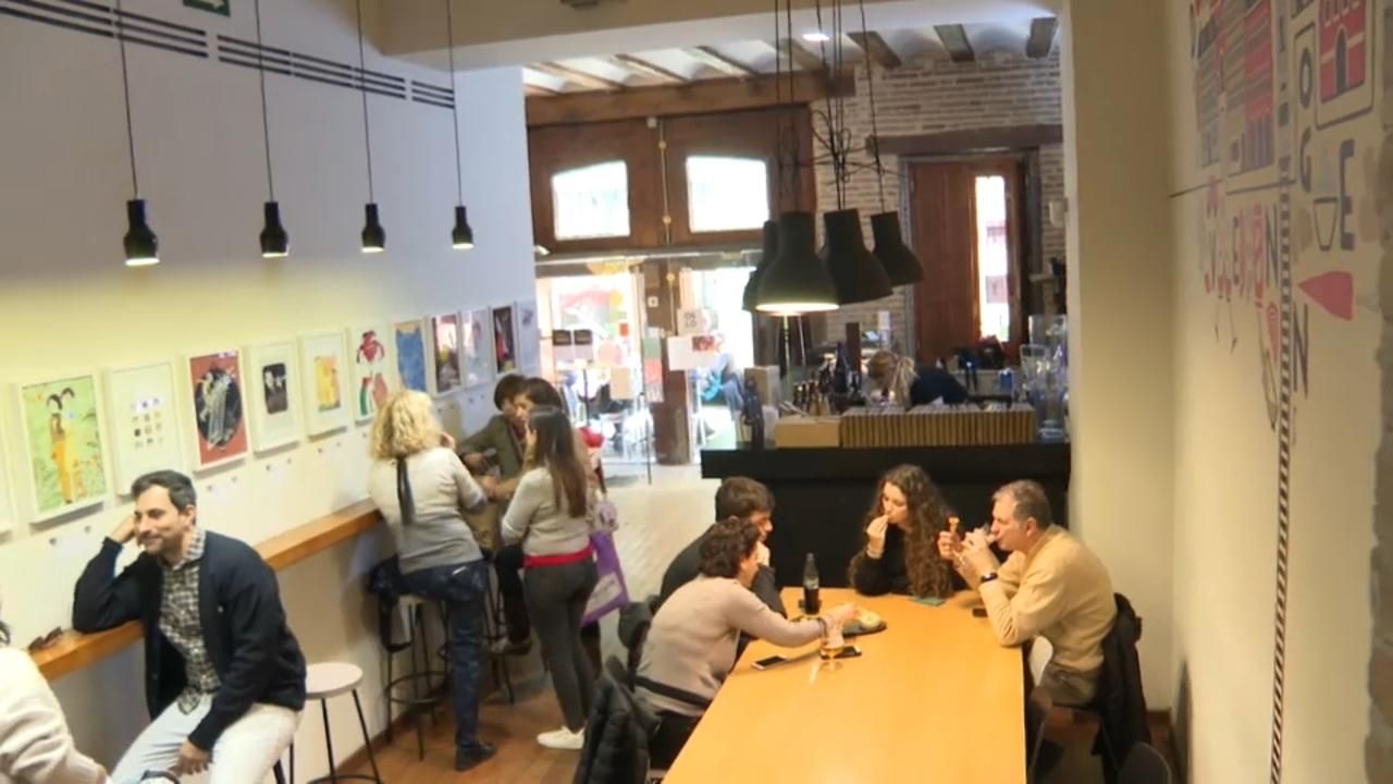 VÍDEO | Els bars i restaurants es preparen per a la fase 2