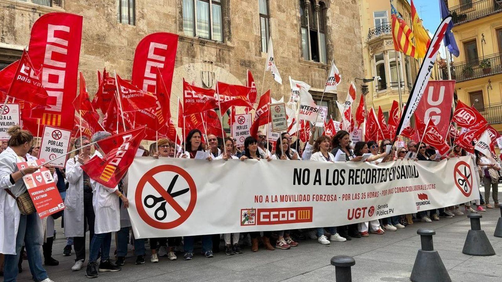 Una protesta dels sanitaris a les portes del Palau de la Generalitat, en una imatge d'arxiu