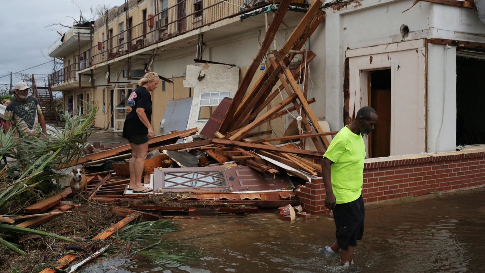 Un edifici derruït després de l'arribada de l'huracà Michael, aquest dijous a Panama City, Florida