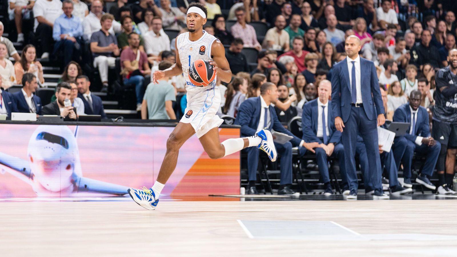 Imatge del partit entre el València Basket i l'Asvel de Lió