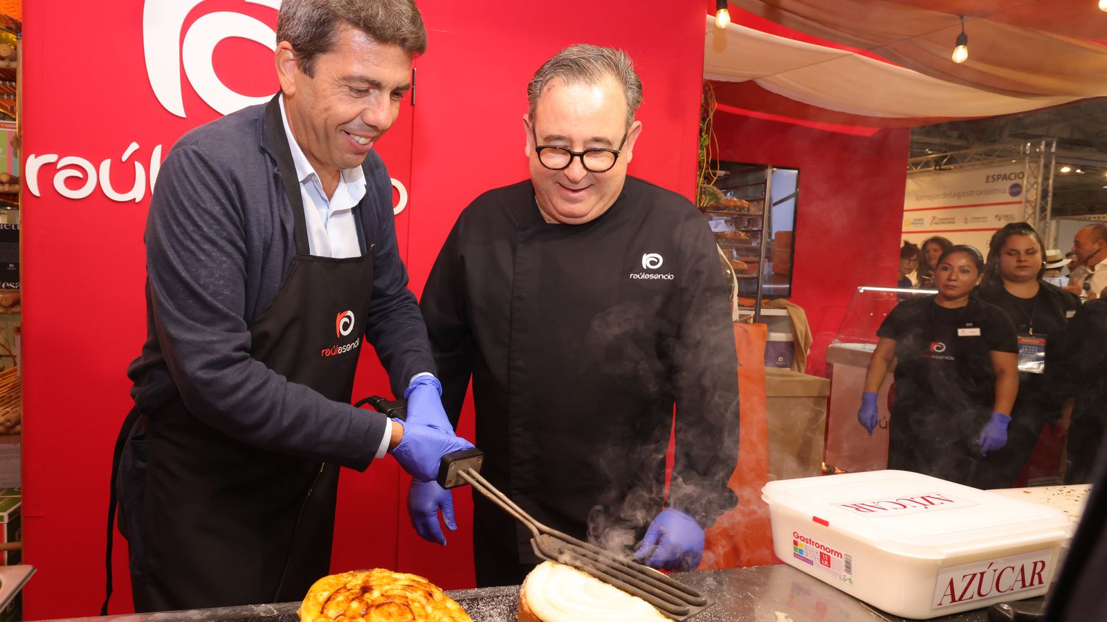 El president de la Generalitat participant en una fira gastronòmica