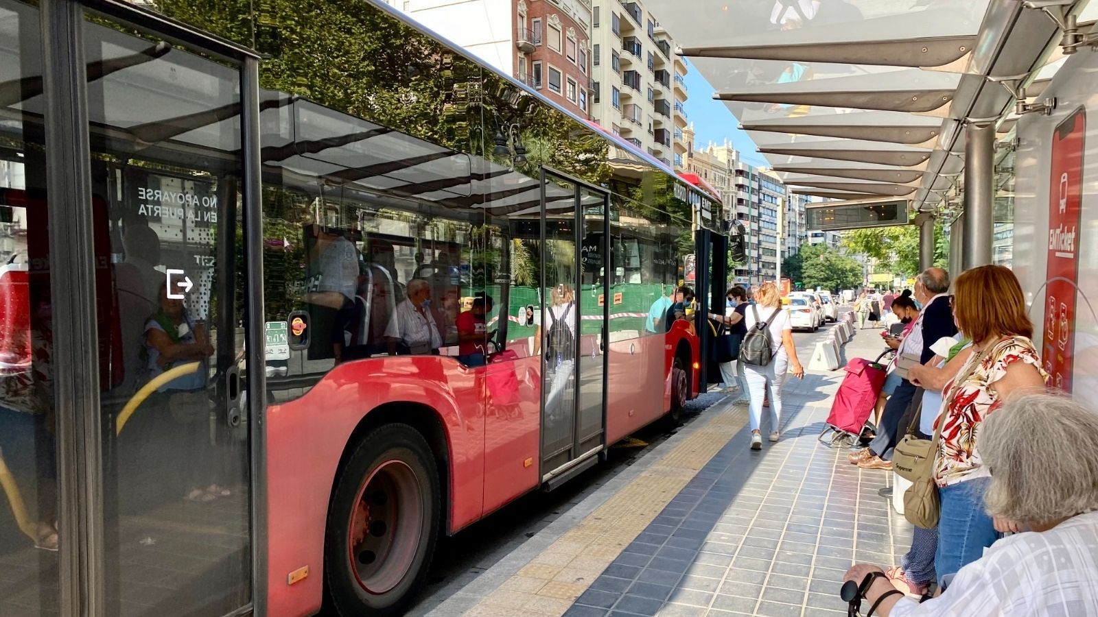 Imatge d'arxiu d'un autobús de l'EMT