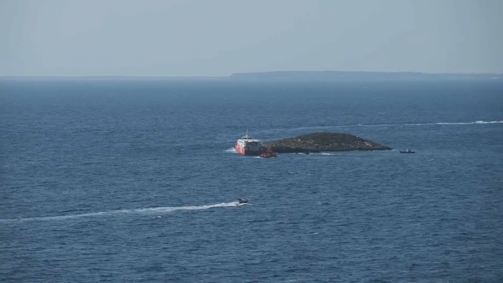 Ferri entre Eivissa i Formentera embarrancat a l'illot des Malvins