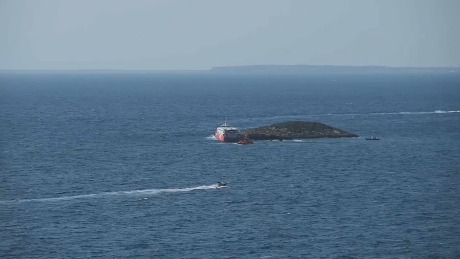Ferri entre Eivissa i Formentera embarrancat a l'illot des Malvins