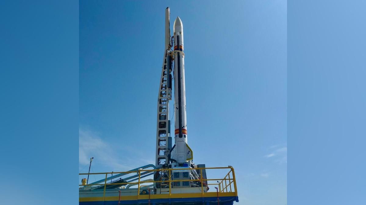 El coet Miura 1, en la rampa d'enlairament El coet Miura 1 en la rampa d'enlairament
