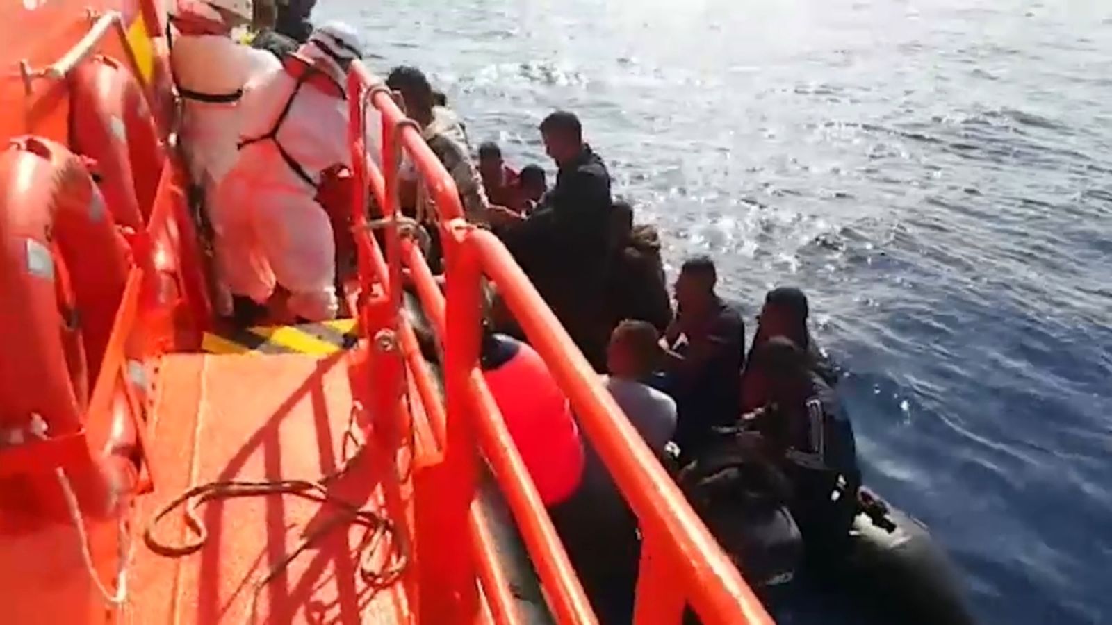 En total la Creu Roja ha atés 11 persones migrants durant aquest matí i 70 en els últims dies.