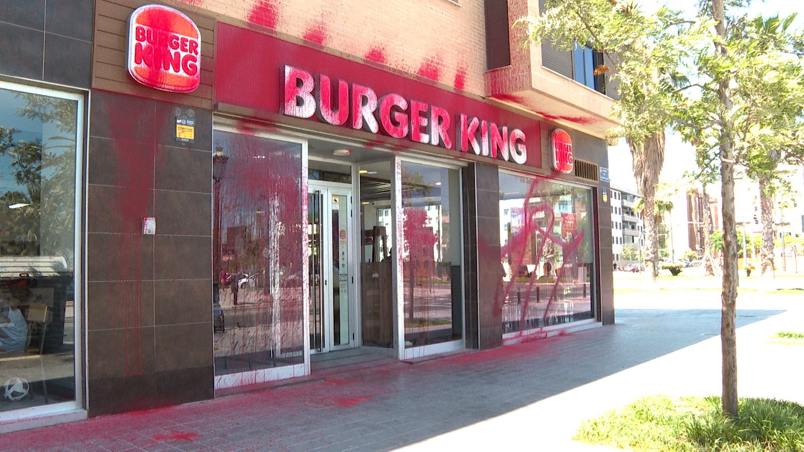 Façana d'un Burguer King al carrer Dr Lluch de València