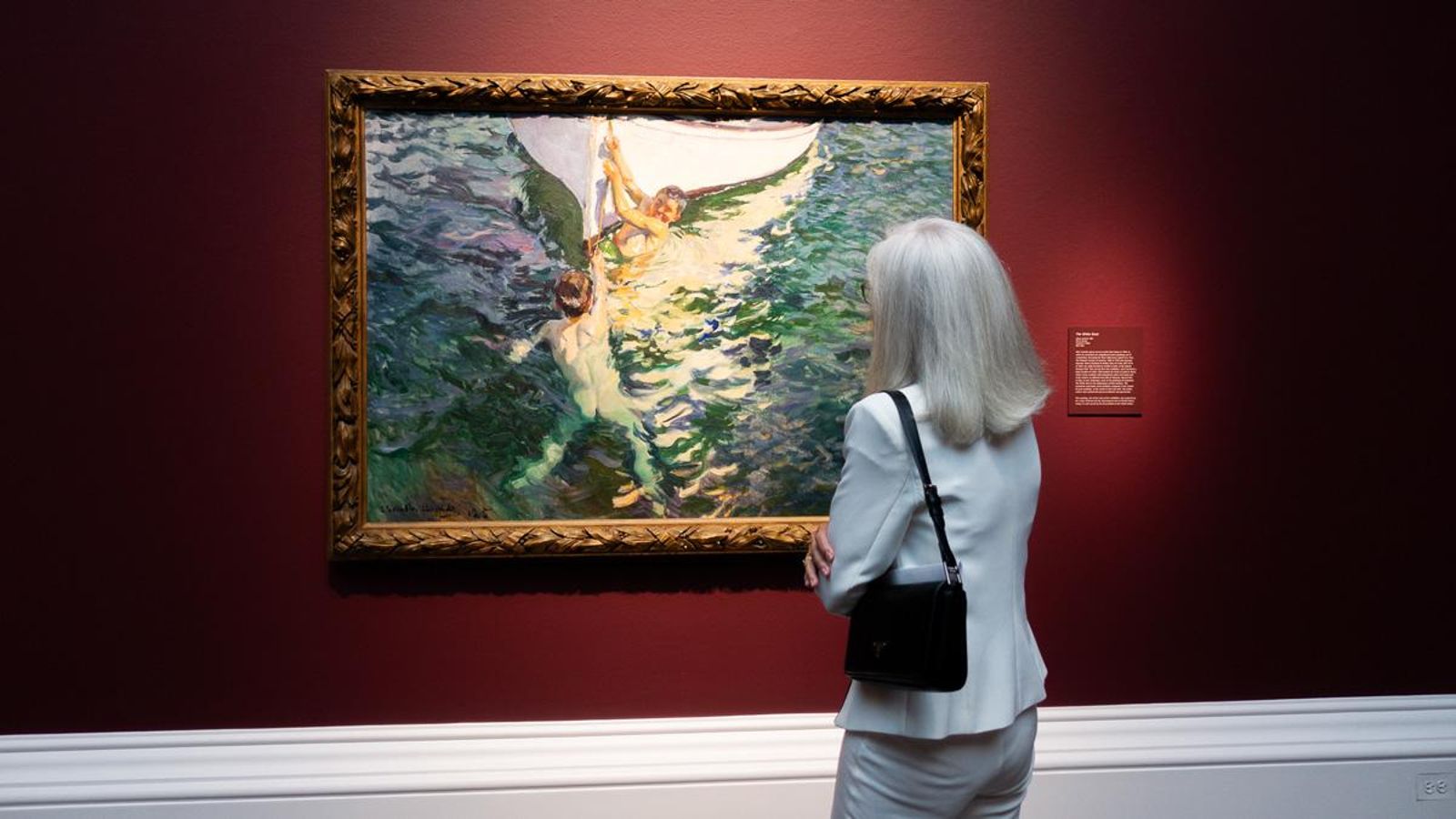 Blanca Pons-Sorolla, comissària i besneta del pintor, a l'exposició
