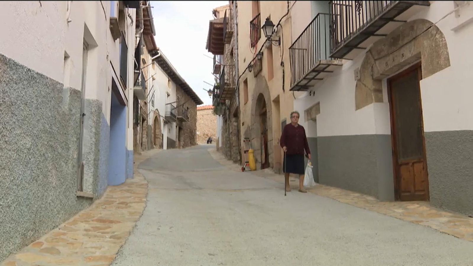 El projecte contempla la instal·lació de caixers automàtics en zones de les quals s’han retirat les entitats bancàries