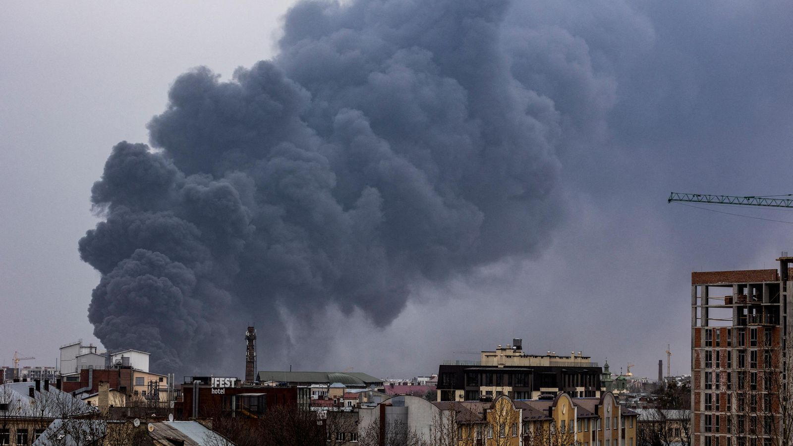 Imatges d'una de les explosions enregistrades a Lviv