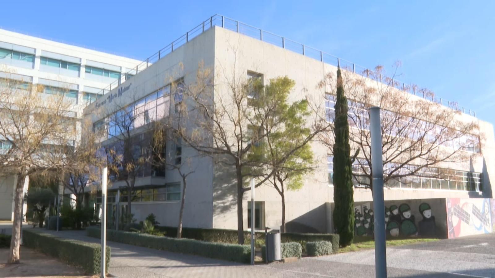 Un dels aularis universitaris, on s'ha suspés temporalment la docència presencial