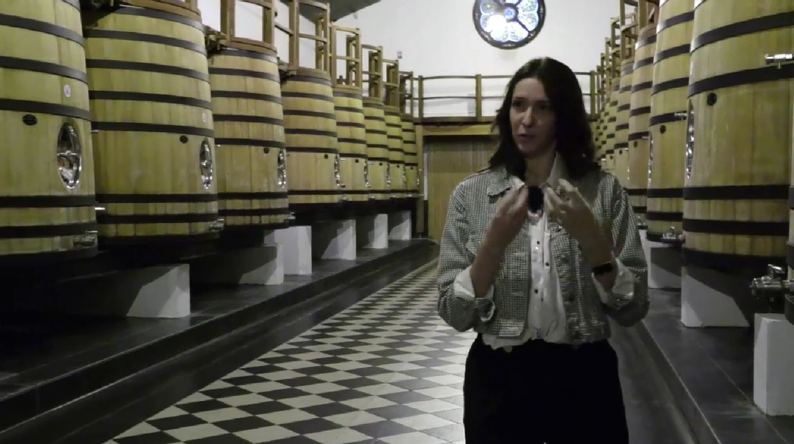 Amb Rosana, de l'Olleria, coneixerem el procés de producció del vi bordelés