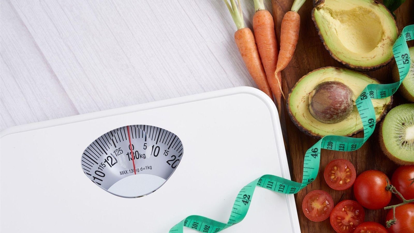 Cinta mètrica, bàscula i aliments saludables El CodinuCoVa alerta dels perills de les dietes miracle