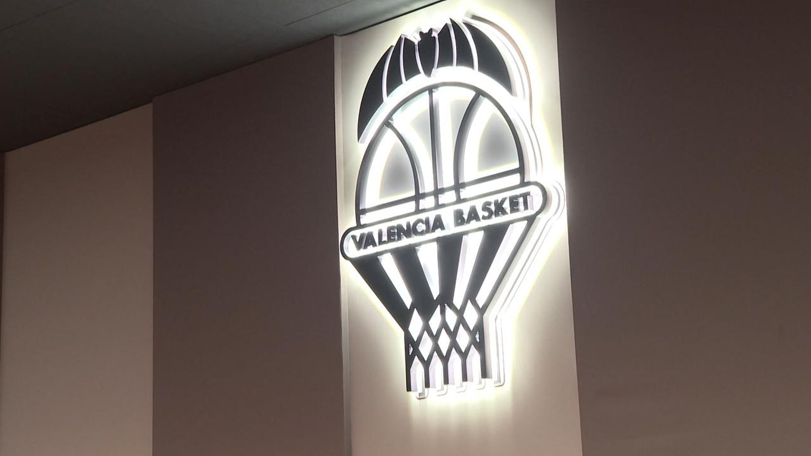 Coneixem les entranyes del Roig Arena