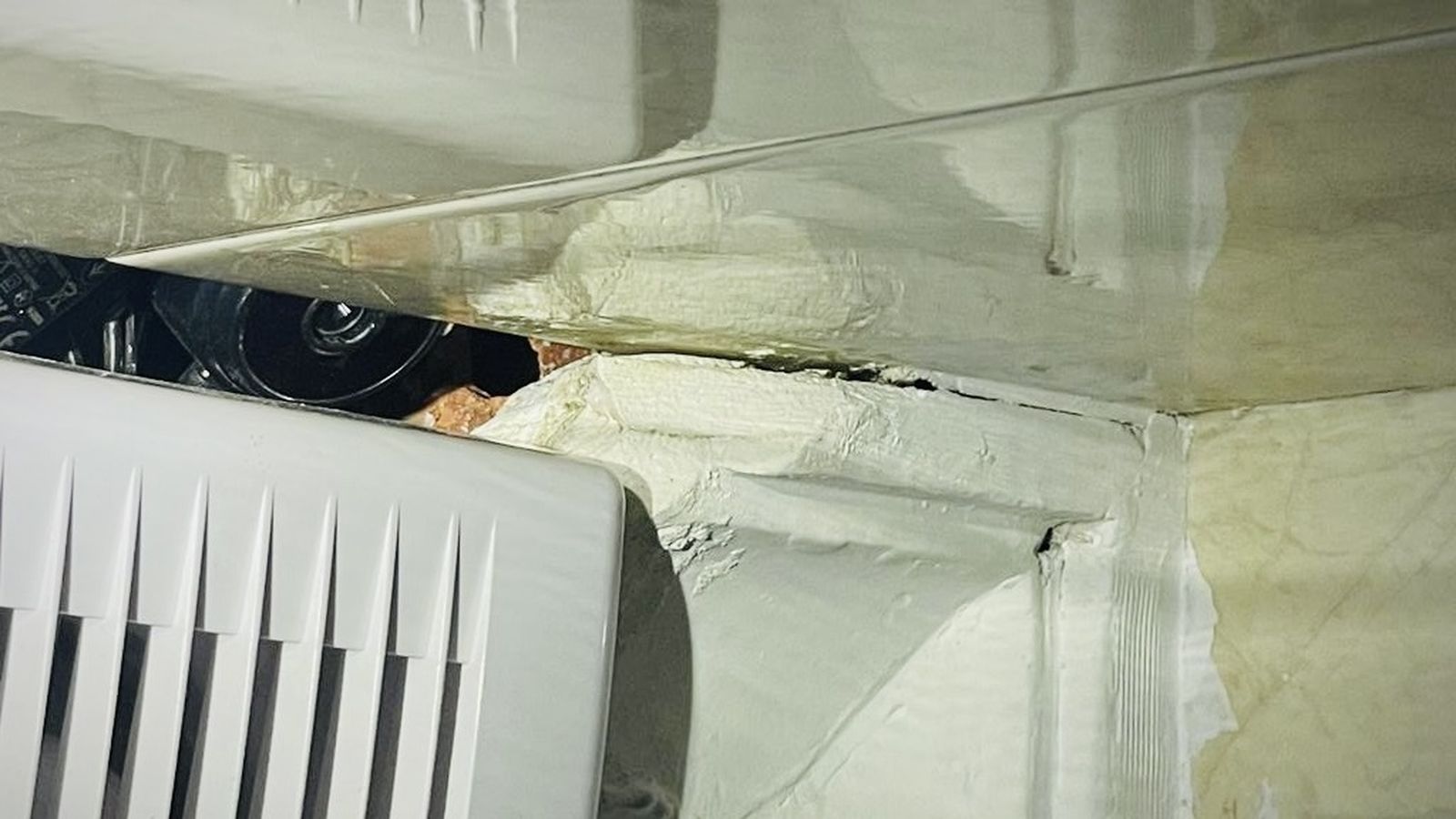 Càmera instal·lada al lavabo del bar