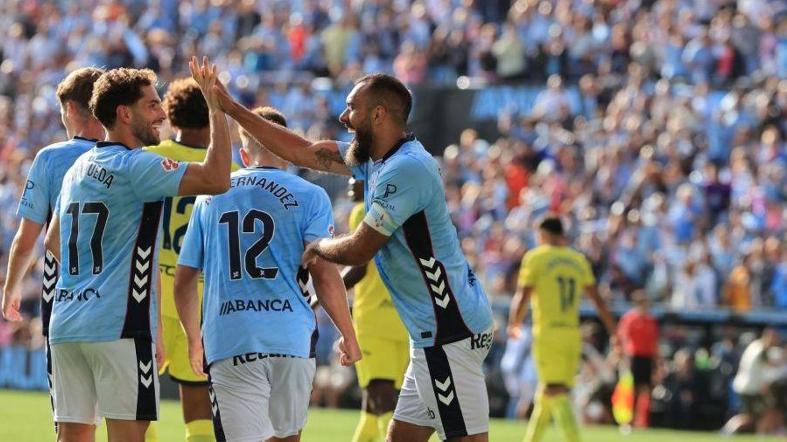 Borja Iglesias celebra el gol