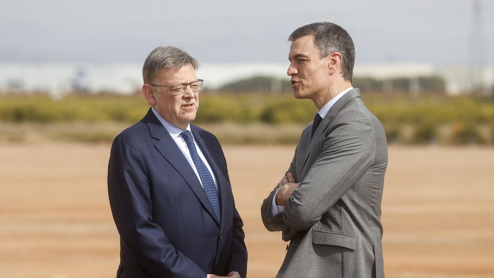 Pedro Sánchez amb Ximo Puig aquest divendres en l'acte d'inici de la construcció de la gigafactoria de bateries del grup Volkswagen