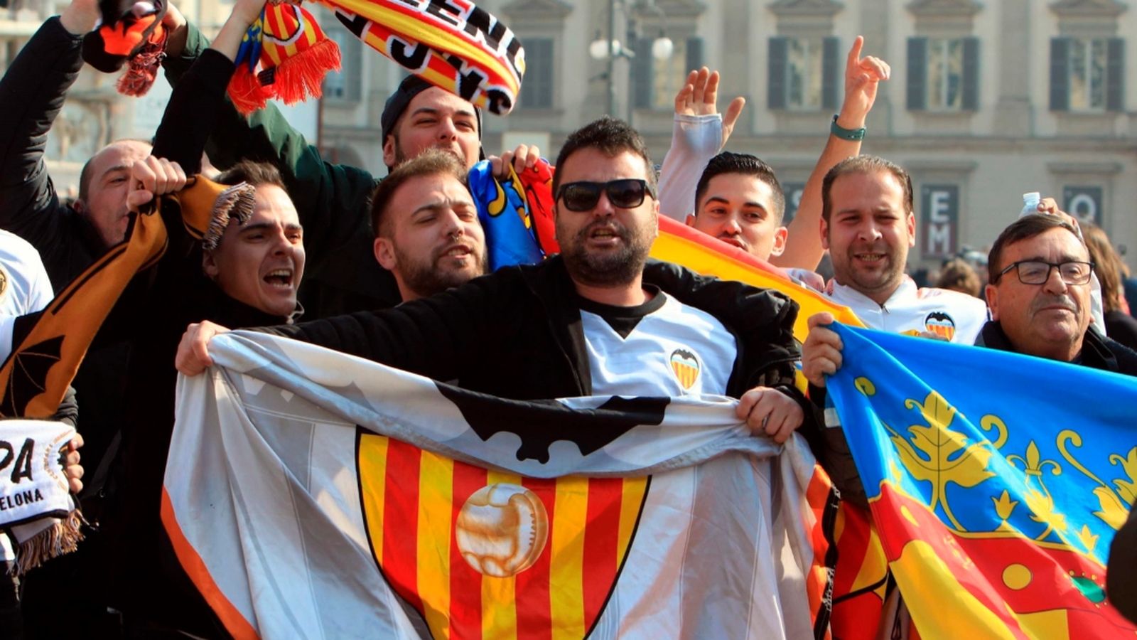 Valencianistes desplaçats a Milà