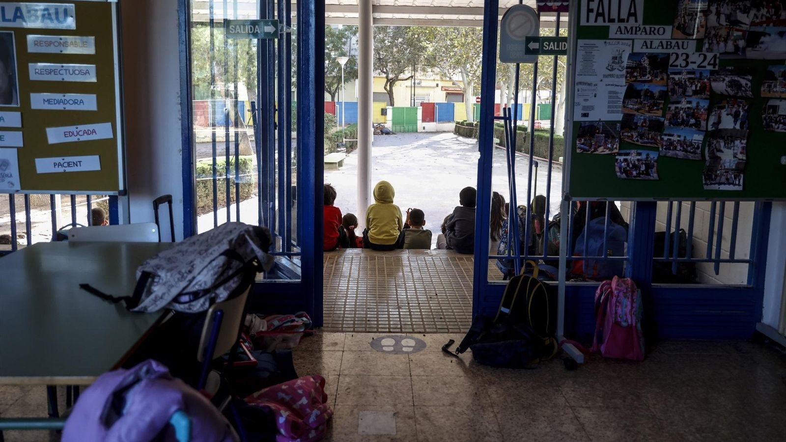 Alumnes del CEIP Amparo Albau d'Alaquàs este dilluns