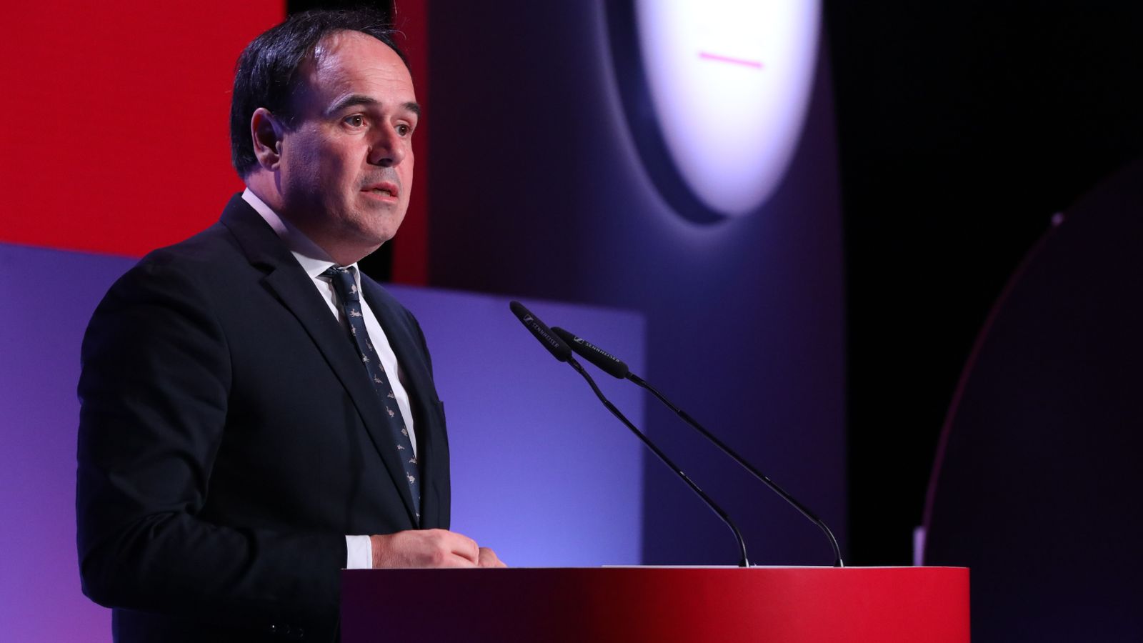 El cap del Consell, Juanfran Pérez Llorca, durant l'Assemblea General d'AVE