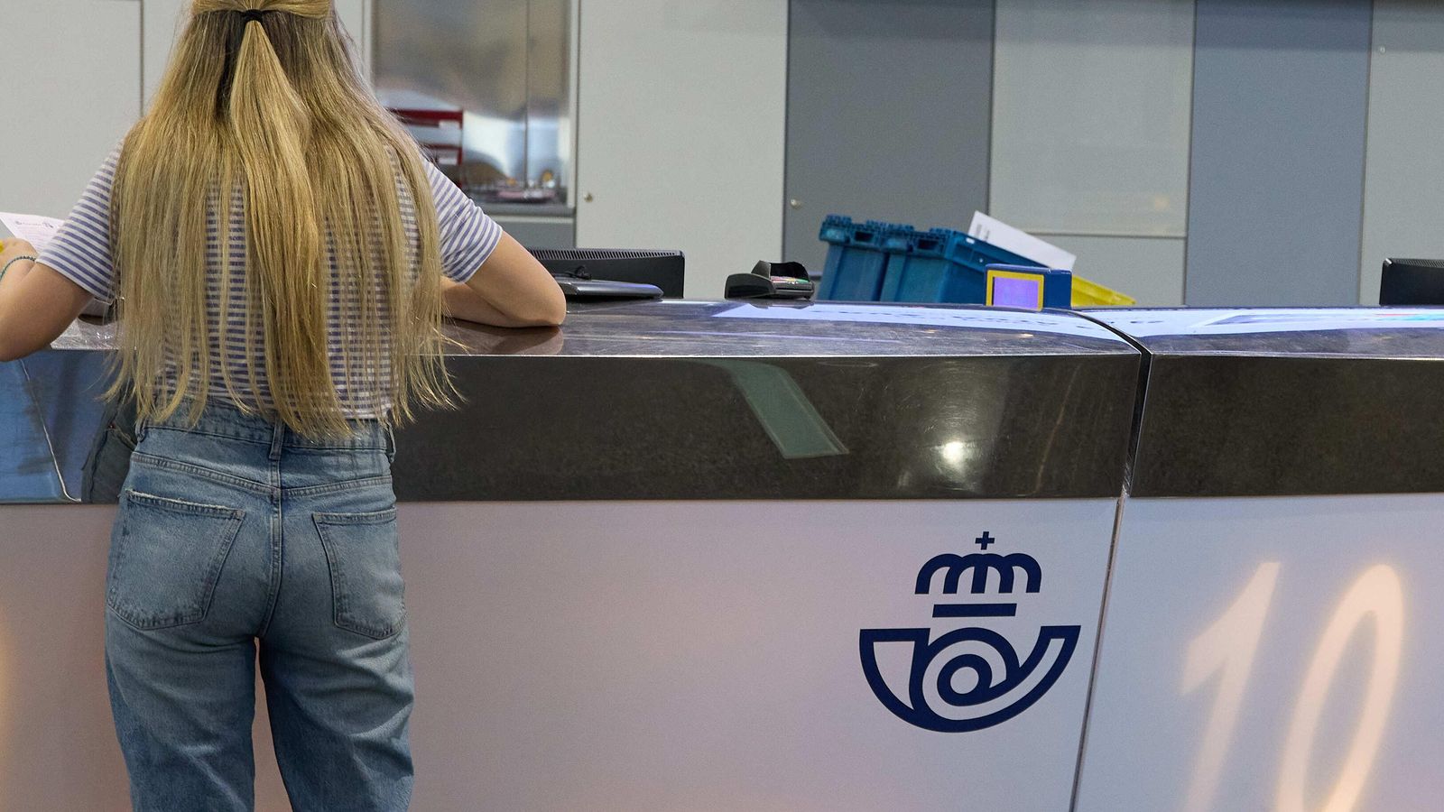 Una oficina de correus, en arxiu Una oficina de correus, en arxiu
