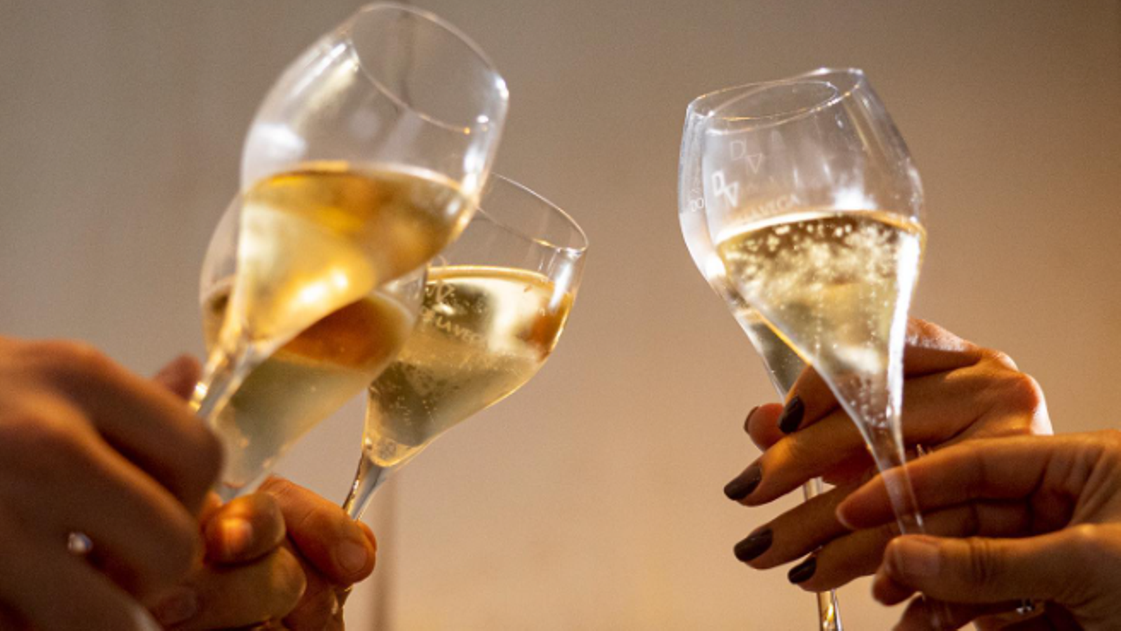 Copes amb cava de la Denominació d'Origen Cava de Requena