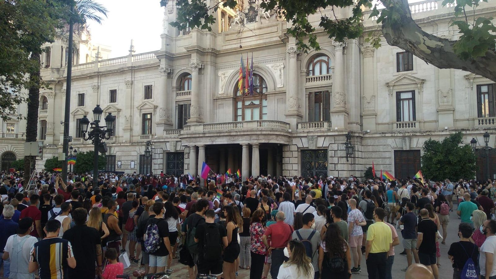 Concentració a la plaça de l'Ajuntament de València