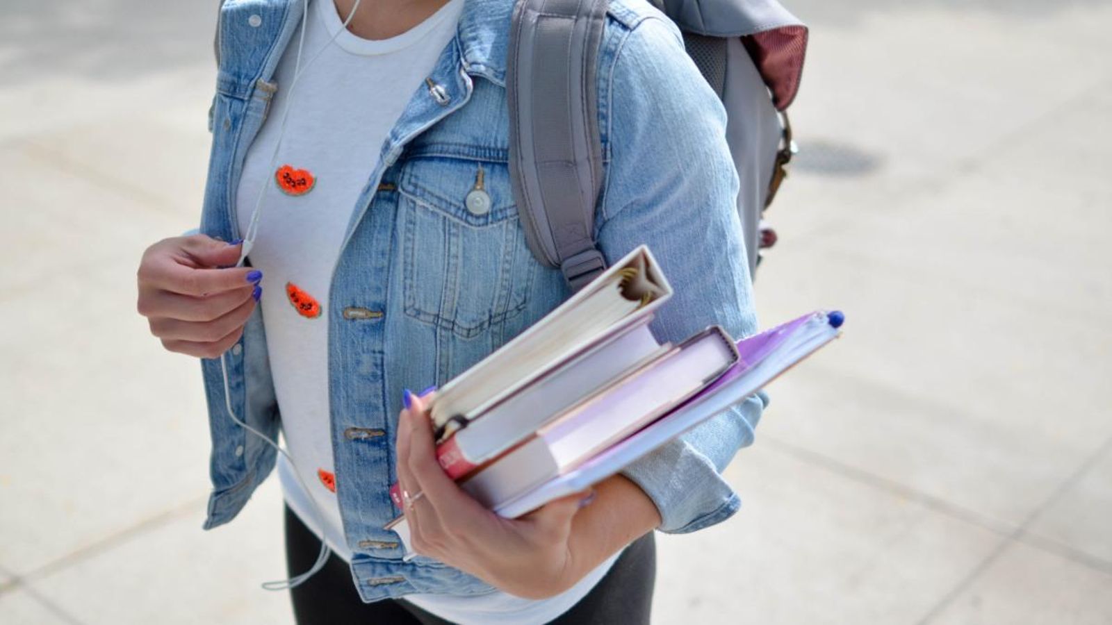Imatge d'arxiu d'una alumna d'educació secundària