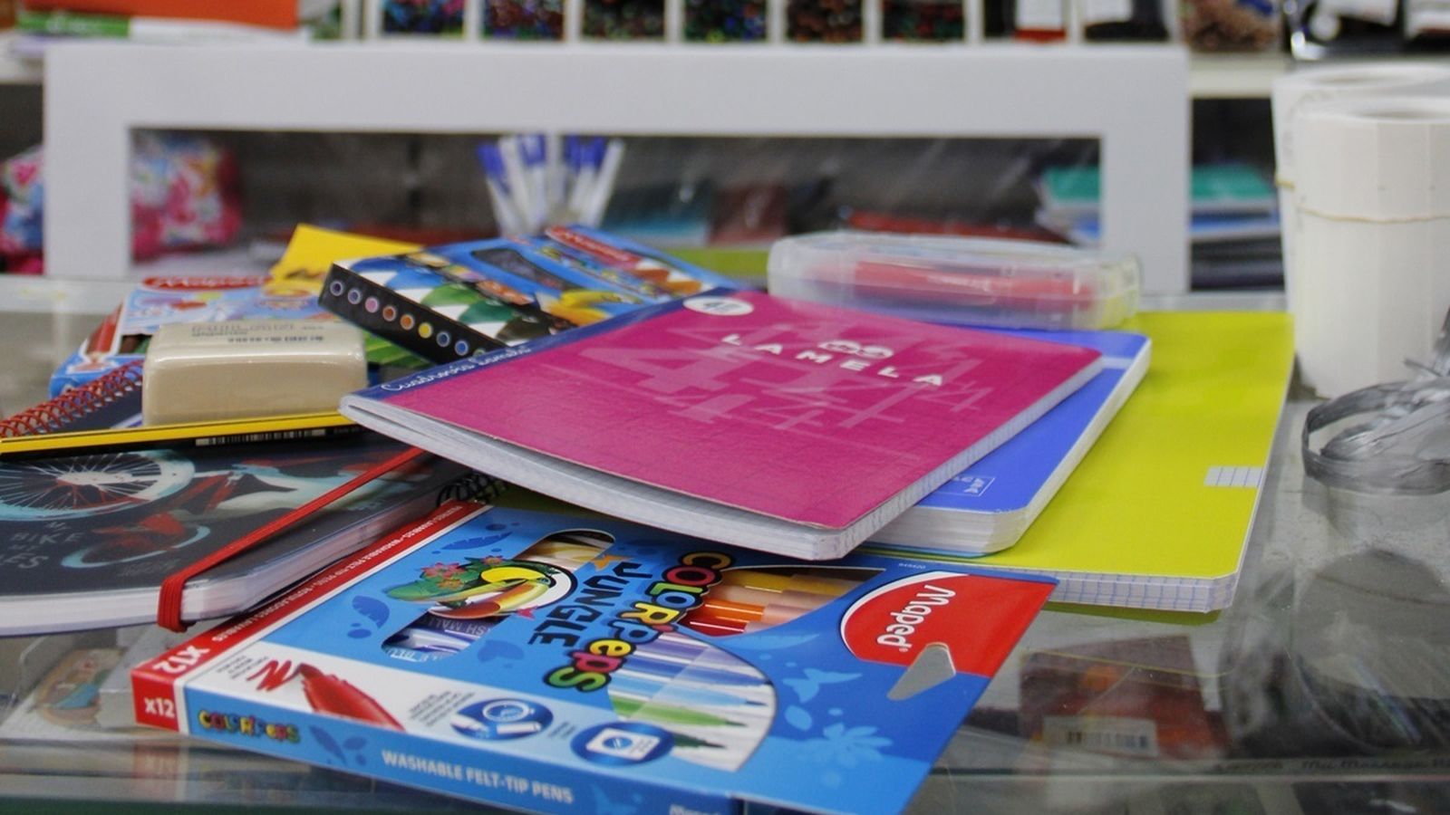 Material escolar en una imatge d'arxiu