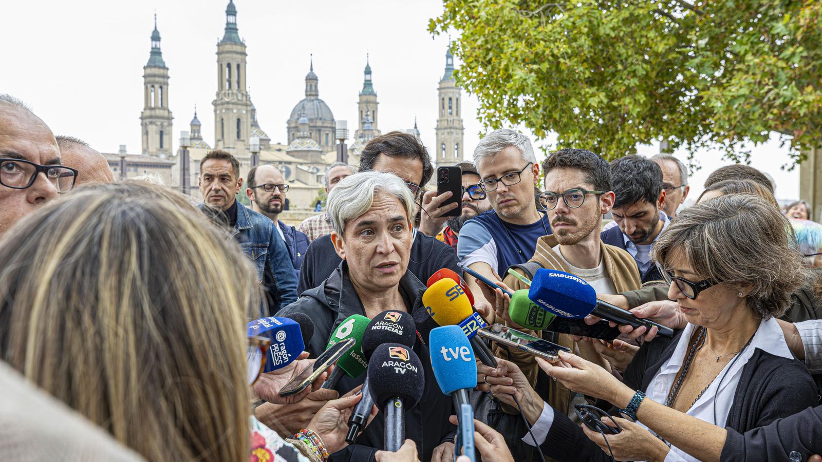 Ada Colau, de Front Ampli, presenta l'acord al qual ha arribat mb CHA i alters partits a Aragó